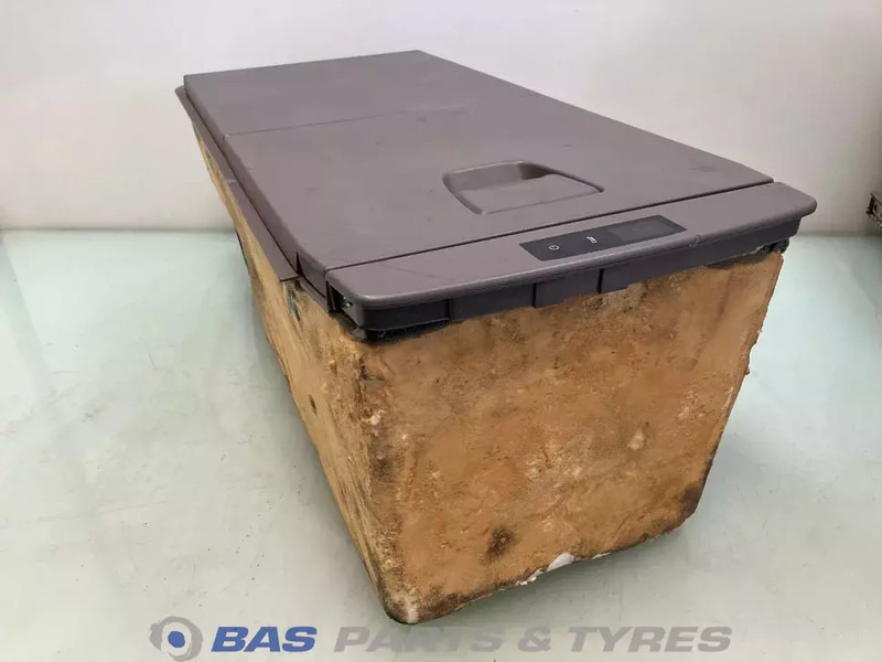 Scania R-Serie NextGen Koelkast Scania 30 Liter 2706544 - Piezas de recambio para Camión: foto 2 Scania R-Serie NextGen Koelkast Scania 30 Liter 2706544 - Piezas de recambio para Camión: foto 2