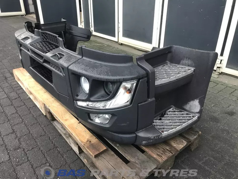 Renault D-Serie Bumper Renault 7482642303 - Parachoques para Camión: foto 2 Renault D-Serie Bumper Renault 7482642303 - Parachoques para Camión: foto 2