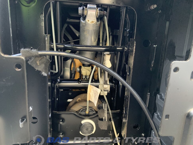 Renault T-Serie Bijrijdersstoel Renault 7421615420 - Asiento para Camión: foto 5 Renault T-Serie Bijrijdersstoel Renault 7421615420 - Asiento para Camión: foto 5