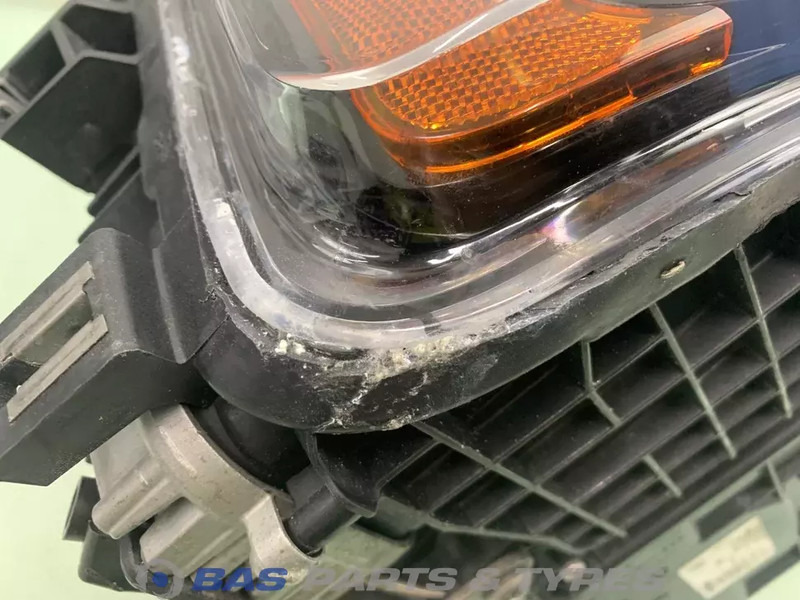 Scania Koplamp Rechts 2674391 - Faro delantero para Camión: foto 4 Scania Koplamp Rechts 2674391 - Faro delantero para Camión: foto 4