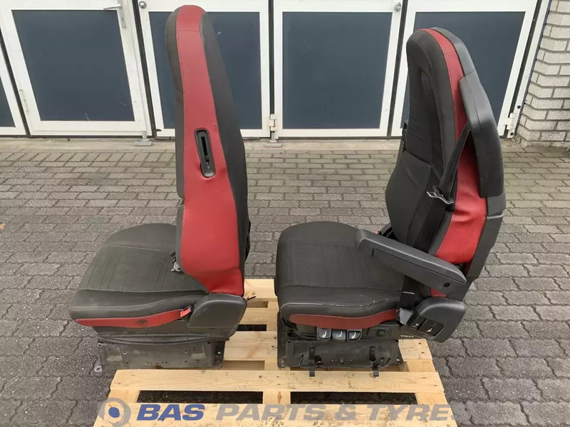 Volvo FH4 Stoelen set Volvo 21209356 - Asiento para Camión: foto 2 Volvo FH4 Stoelen set Volvo 21209356 - Asiento para Camión: foto 2