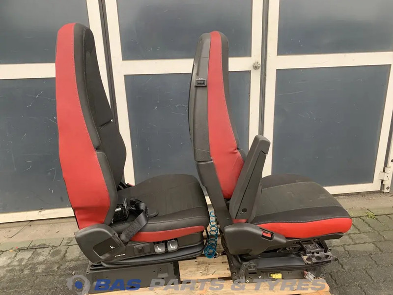 Volvo FH4 Stoelen set Volvo 84160057 - Asiento para Camión: foto 4 Volvo FH4 Stoelen set Volvo 84160057 - Asiento para Camión: foto 4