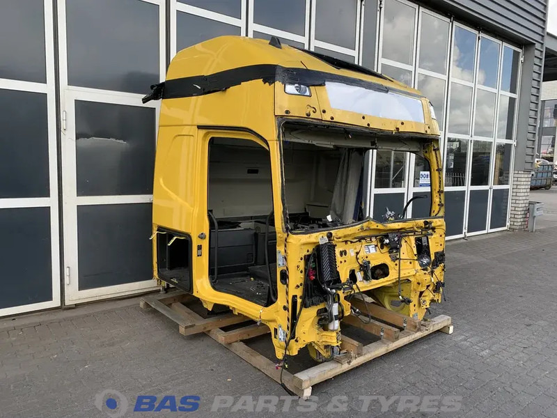 Volvo FH4B - Cabina e interior para Camión: foto 2 Volvo FH4B - Cabina e interior para Camión: foto 2