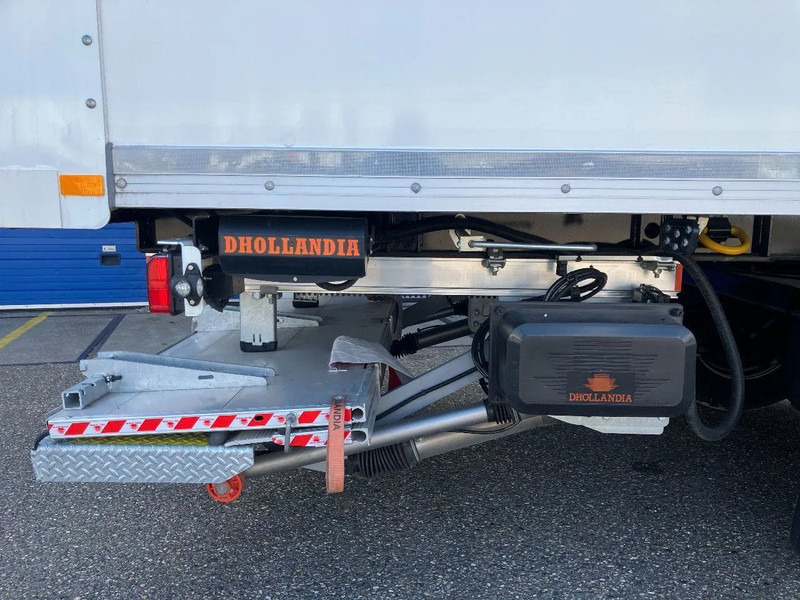 Kässbohrer SBT CS / 20-12 / 18 2-as City Box trailer met DHollandia onderschuifklep, geïsoleerd dak en Tridec besturing - Semirremolque caja cerrada: foto 3 Kässbohrer SBT CS / 20-12 / 18 2-as City Box trailer met DHollandia onderschuifklep, geïsoleerd dak en Tridec besturing - Semirremolque caja cerrada: foto 3