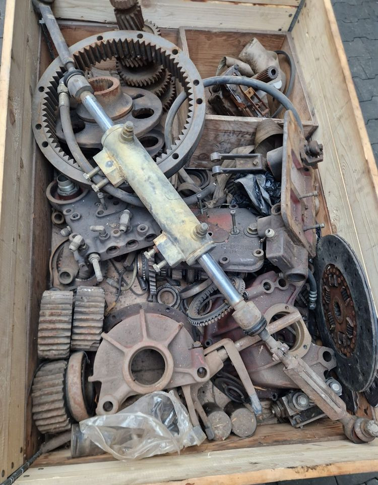 Części do Ciągnika Massey Ferguson MF 3000, 6000 Części do skrzyni biegów - Caja de cambios y piezas para Maquinaria agrícola: foto 1 Części do Ciągnika Massey Ferguson MF 3000, 6000 Części do skrzyni biegów - Caja de cambios y piezas para Maquinaria agrícola: foto 1