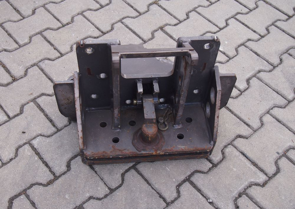 Części do Ciągnika Massey Ferguson MF 3000, 6000 Zaczep dolny do MF 3000, 3100, 6000, - Carrocería y exterior para Maquinaria agrícola: foto 1 Części do Ciągnika Massey Ferguson MF 3000, 6000 Zaczep dolny do MF 3000, 3100, 6000, - Carrocería y exterior para Maquinaria agrícola: foto 1