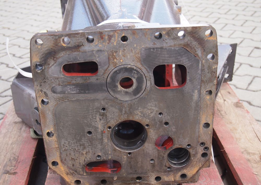 Części do Ciągnika Massey Ferguson MF 3060, 3070, 3080, 3090 Obudowa skrzyni biegów MF 3000, 3100, 6000 - Caja de cambios y piezas para Maquinaria agrícola: foto 5 Części do Ciągnika Massey Ferguson MF 3060, 3070, 3080, 3090 Obudowa skrzyni biegów MF 3000, 3100, 6000 - Caja de cambios y piezas para Maquinaria agrícola: foto 5