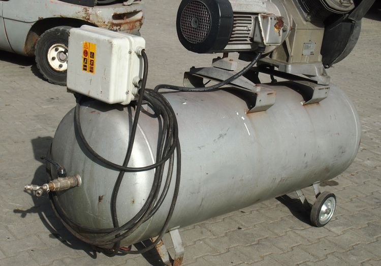 Wyposażenie Atlas Copco Atlas Copco LF 9 Kompresor sprężarka Atlas Copco 500l 10bar - Implemento: foto 5 Wyposażenie Atlas Copco Atlas Copco LF 9 Kompresor sprężarka Atlas Copco 500l 10bar - Implemento: foto 5