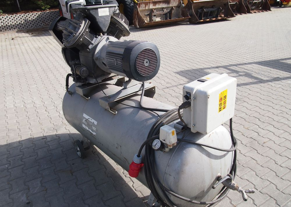 Wyposażenie Atlas Copco Atlas Copco LF 9 Kompresor sprężarka Atlas Copco 500l 10bar - Implemento: foto 4 Wyposażenie Atlas Copco Atlas Copco LF 9 Kompresor sprężarka Atlas Copco 500l 10bar - Implemento: foto 4