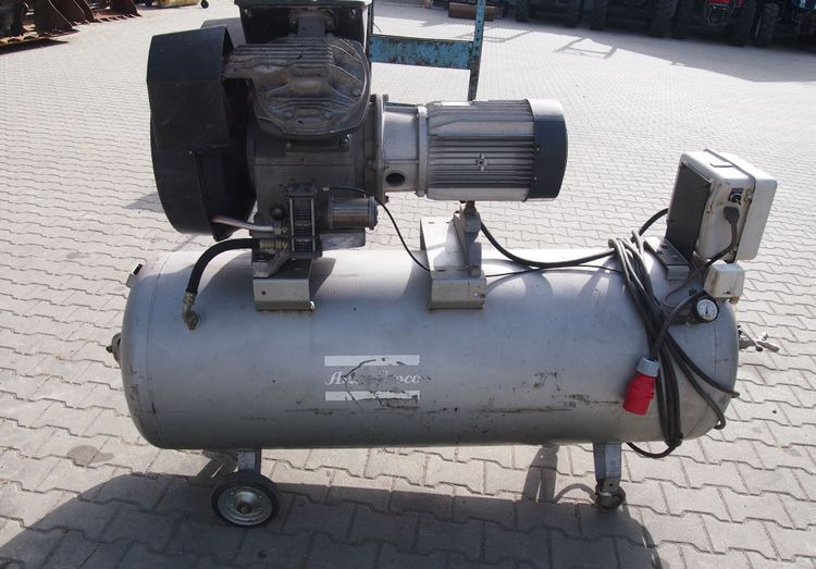 Wyposażenie Atlas Copco Atlas Copco LF 9 Kompresor sprężarka Atlas Copco 500l 10bar - Implemento: foto 1 Wyposażenie Atlas Copco Atlas Copco LF 9 Kompresor sprężarka Atlas Copco 500l 10bar - Implemento: foto 1