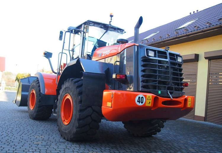 Ładowarka Hitachi ZW250 2010 Ładowarka Hitachi Waga, Centralne smarowanie - Cargadora de ruedas: foto 5 Ładowarka Hitachi ZW250 2010 Ładowarka Hitachi Waga, Centralne smarowanie - Cargadora de ruedas: foto 5