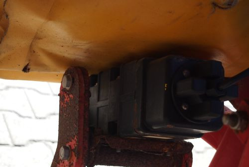 Rozsiewacz nawozów Lely 2 tony z wagą i komputerem wysiewającym - Esparcidor de fertilizantes: foto 4 Rozsiewacz nawozów Lely 2 tony z wagą i komputerem wysiewającym - Esparcidor de fertilizantes: foto 4