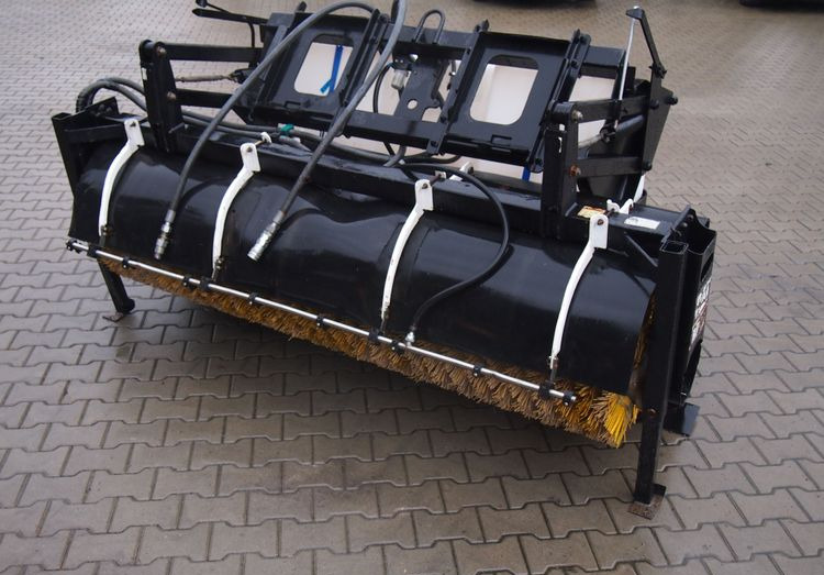 Zamiatarka Catepillar Bp22 2010 Zmiatarka CAT - Barredora cucharón: foto 3 Zamiatarka Catepillar Bp22 2010 Zmiatarka CAT - Barredora cucharón: foto 3