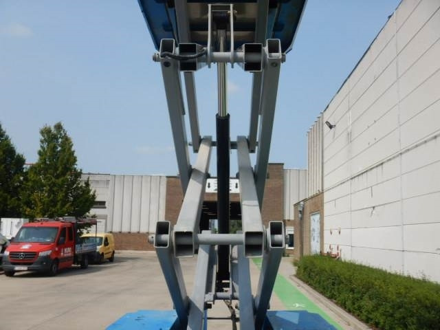 Plataforma de tijeras Genie GS2669DC: foto 7