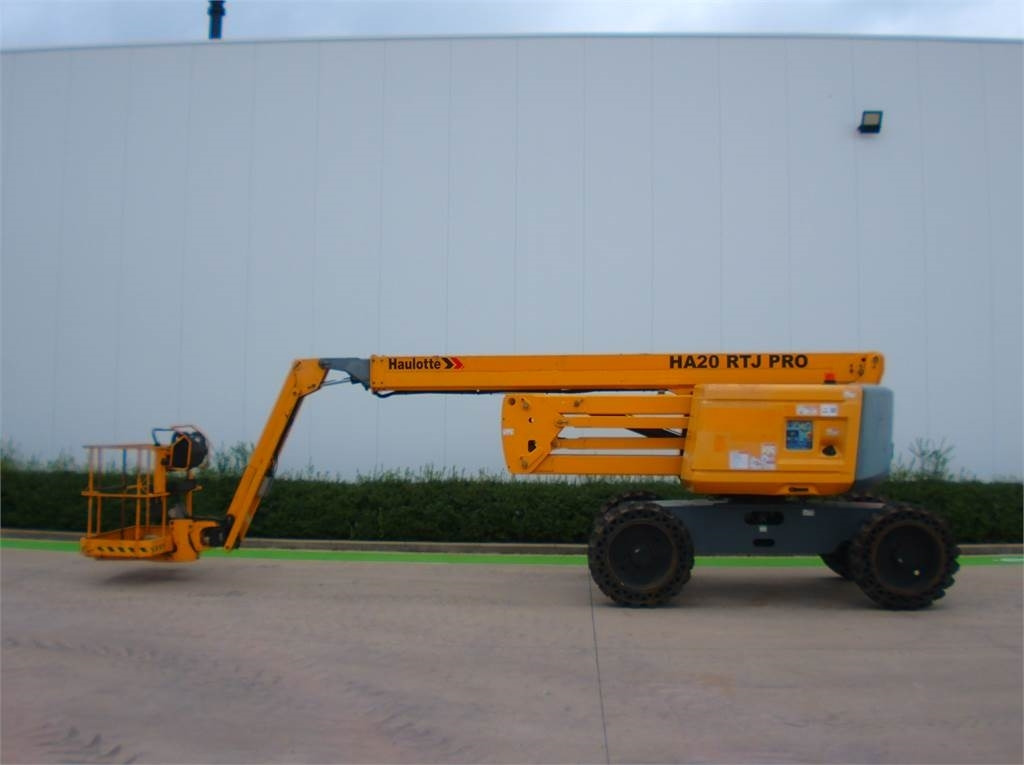 Haulotte HA20RTJ Pro  - Plataforma articulada: foto 1 Haulotte HA20RTJ Pro  - Plataforma articulada: foto 1