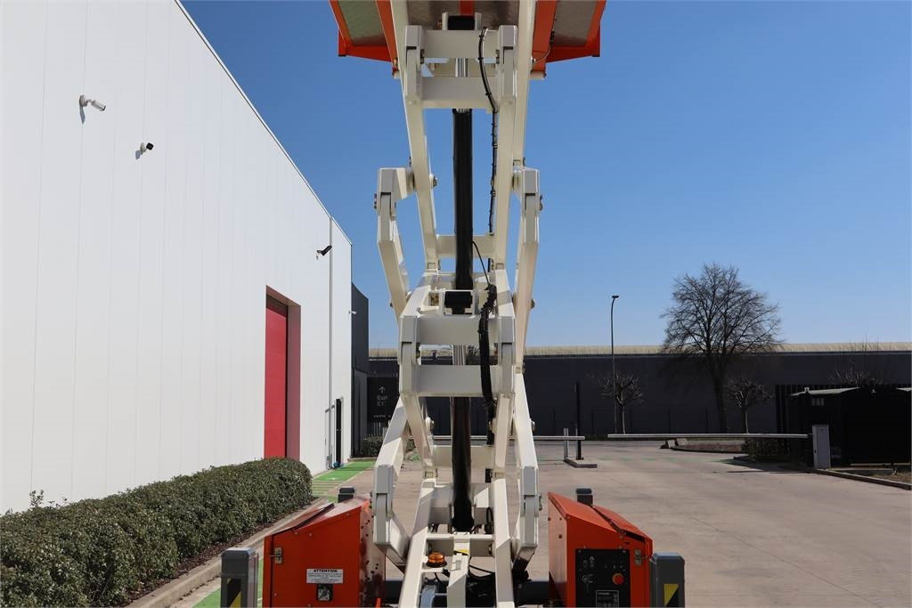 Plataforma de tijeras Snorkel S3370RTE: foto 8