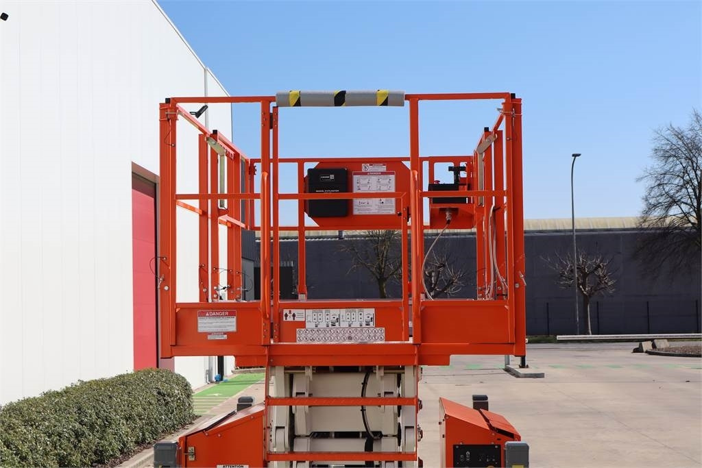 Plataforma de tijeras Snorkel S3370RTE: foto 10