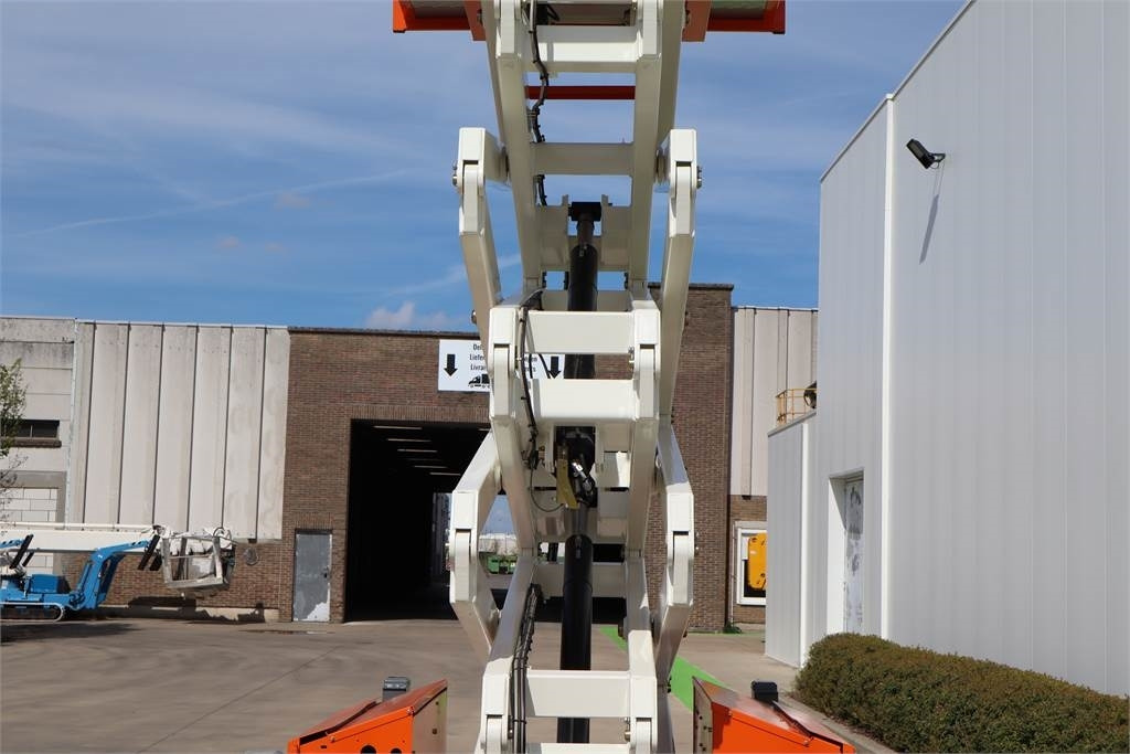 Plataforma de tijeras Snorkel S3970RTE: foto 8 Plataforma de tijeras Snorkel S3970RTE: foto 8