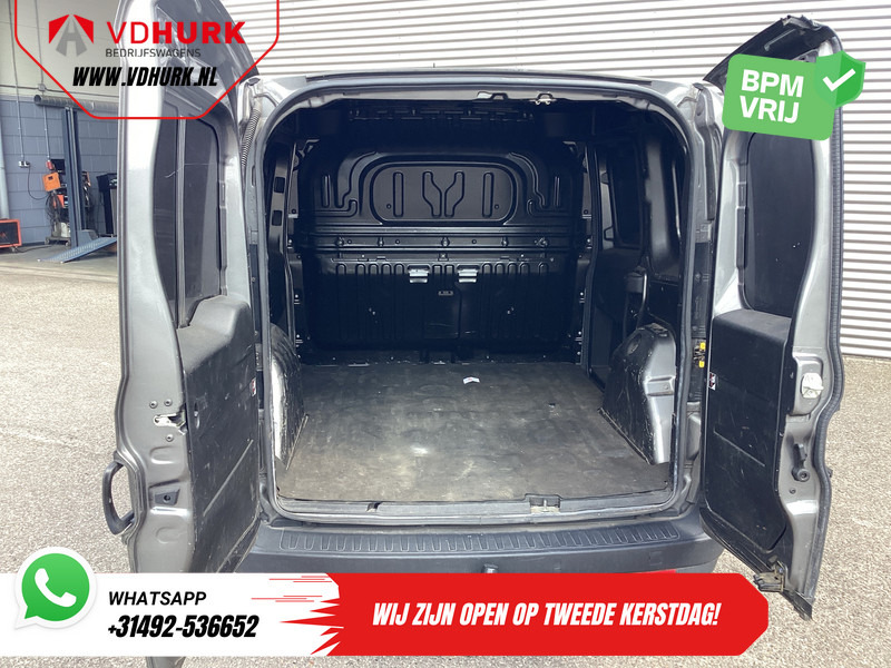 Fiat Doblò Cargo 1.6 MJ 105 pk 3Pers./ Airco/ Cruise/ Navi/ Trekhaak - Furgoneta pequeña: foto 5 Fiat Doblò Cargo 1.6 MJ 105 pk 3Pers./ Airco/ Cruise/ Navi/ Trekhaak - Furgoneta pequeña: foto 5