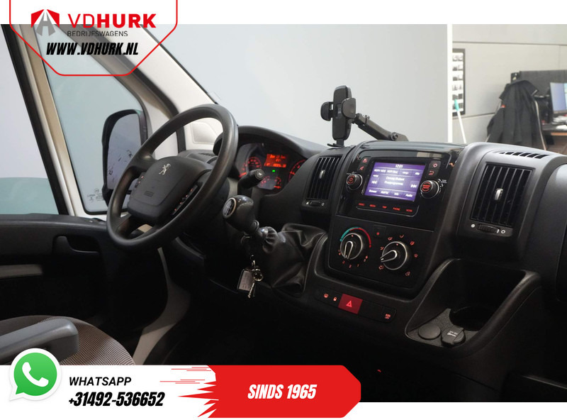Peugeot Boxer 2.2 HDi 140 pk L2H2 270Gr. Deuren/ 2.5t Trekverm./ Camera/ PDC/ Trekhaak/ Airco - Furgoneta pequeña: foto 3 Peugeot Boxer 2.2 HDi 140 pk L2H2 270Gr. Deuren/ 2.5t Trekverm./ Camera/ PDC/ Trekhaak/ Airco - Furgoneta pequeña: foto 3