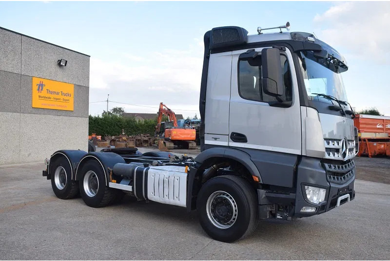 Mercedes-Benz Arocs 3345 - Cabeza tractora: foto 5 Mercedes-Benz Arocs 3345 - Cabeza tractora: foto 5