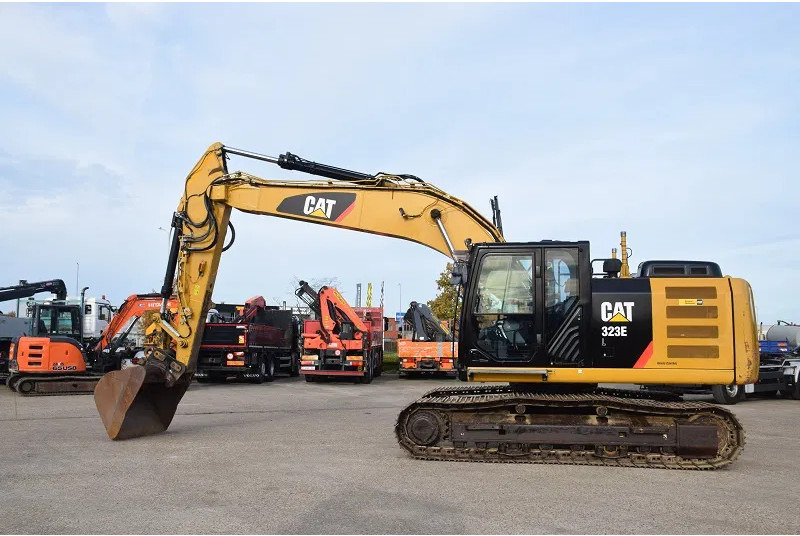 Excavadora de cadenas Caterpillar 323E-stock id2: foto 6