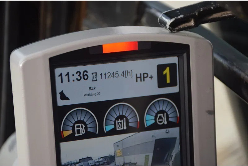 Excavadora de cadenas Caterpillar 323E-stock id2: foto 14