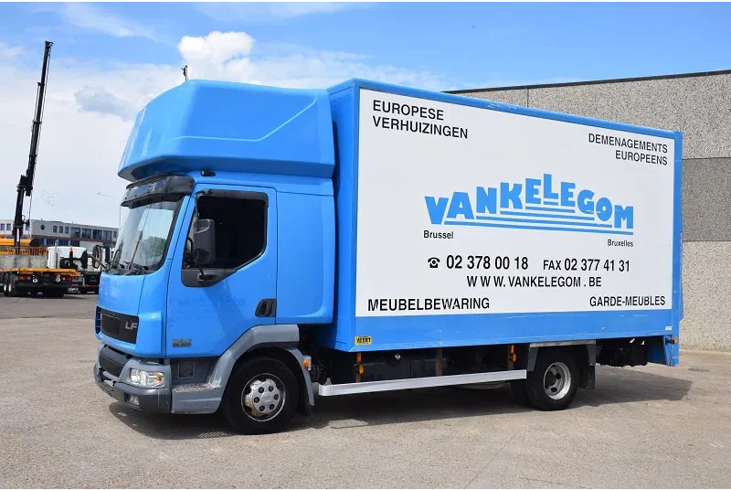 DAF LF 220 LF45 220 - Camión caja cerrada: foto 2 DAF LF 220 LF45 220 - Camión caja cerrada: foto 2