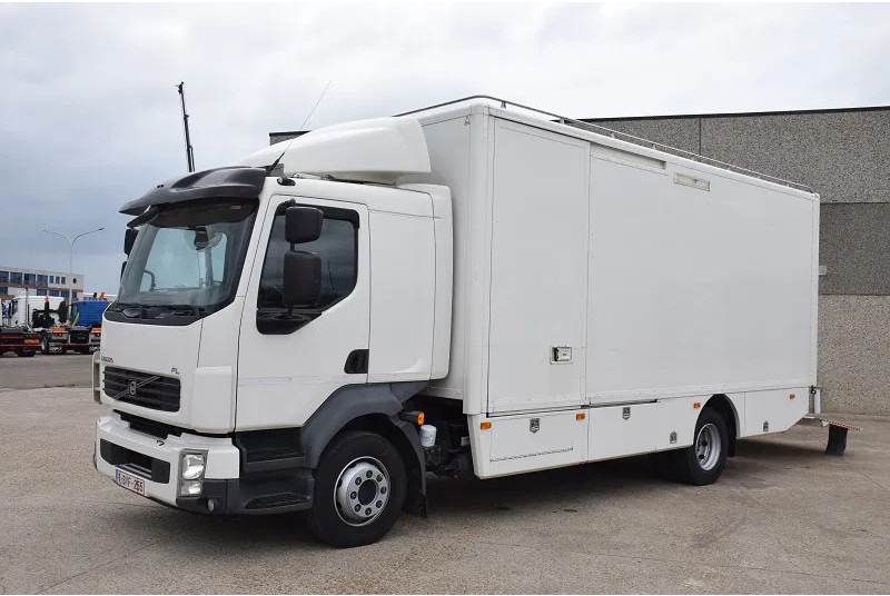 Volvo FL 240 - Camión caja cerrada: foto 1 Volvo FL 240 - Camión caja cerrada: foto 1