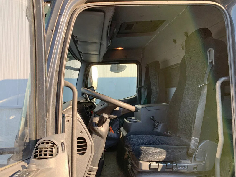 Mercedes-Benz Atego 1018 KOELING*Cruise control*Airconditioning*Geveerde bestuurdersstoel* - Camión caja cerrada: foto 2 Mercedes-Benz Atego 1018 KOELING*Cruise control*Airconditioning*Geveerde bestuurdersstoel* - Camión caja cerrada: foto 2