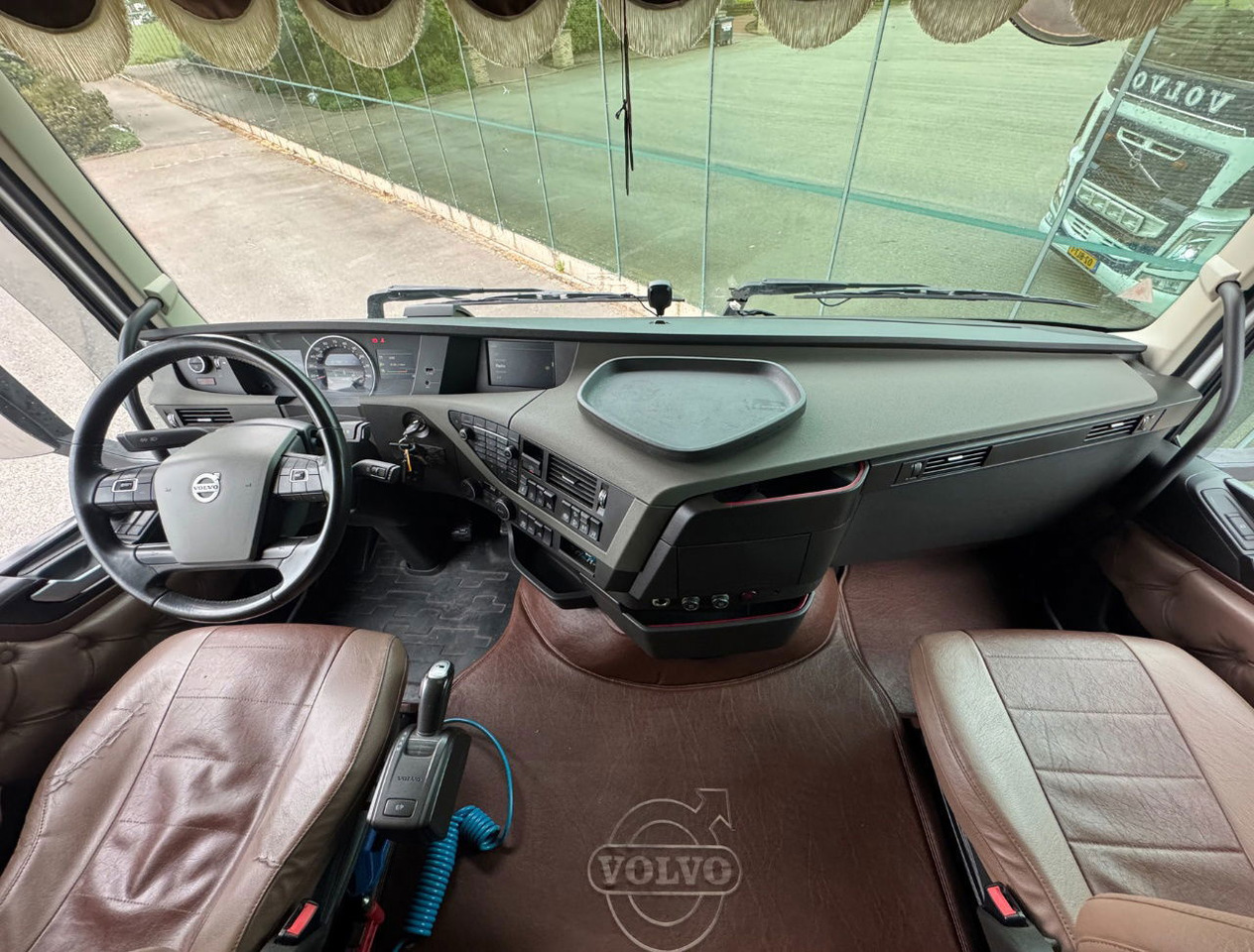 Cabeza tractora Volvo FH Globetrotter 6X2 701.000 KM Super Condition NL Truck: foto 9 Cabeza tractora Volvo FH Globetrotter 6X2 701.000 KM Super Condition NL Truck: foto 9