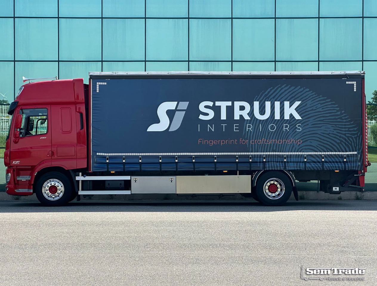 DAF CF 290 FA Space CAB Hardhouten Vloer 2500 KG Klep Nieuw Staat - Camión caja cerrada: foto 2 DAF CF 290 FA Space CAB Hardhouten Vloer 2500 KG Klep Nieuw Staat - Camión caja cerrada: foto 2