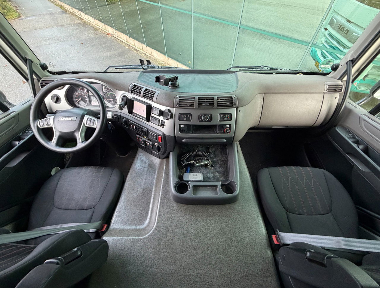 Camión frigorífico DAF CF 450 SC Heiwo Isolated BOX 875 x 250 x 275 INS. Carrier Cooling 340.000 KM Tail Lift Super Condition NEW APK - TUV: foto 9