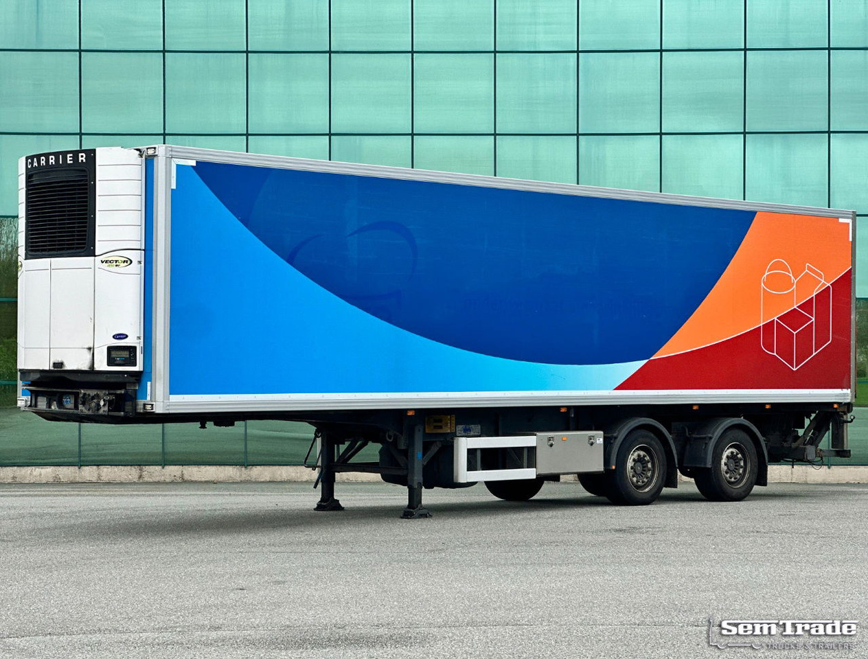 Gray and Adams City Trailer Carrier Vector 1850 MT TRI-Temp Tail Lift Side Door Steering Axle 3 Pieces Available - Semirremolque frigorífico: foto 1 Gray and Adams City Trailer Carrier Vector 1850 MT TRI-Temp Tail Lift Side Door Steering Axle 3 Pieces Available - Semirremolque frigorífico: foto 1