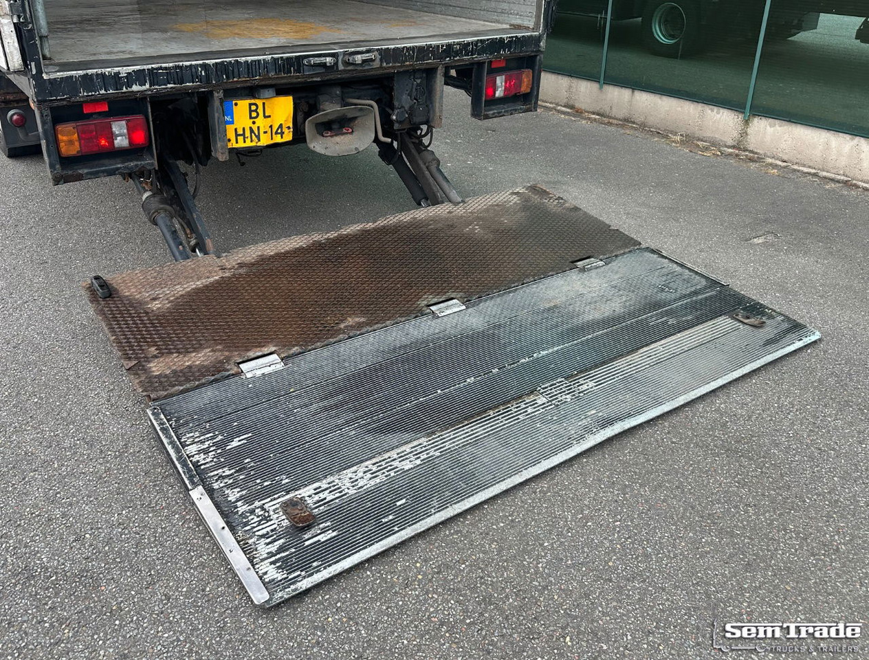 Camión caja cerrada MAN LE 220C Euro 3 Isolated BOX + BOX Heater 740 x 240 x 295 CM Inside Holland Truck: foto 23 Camión caja cerrada MAN LE 220C Euro 3 Isolated BOX + BOX Heater 740 x 240 x 295 CM Inside Holland Truck: foto 23