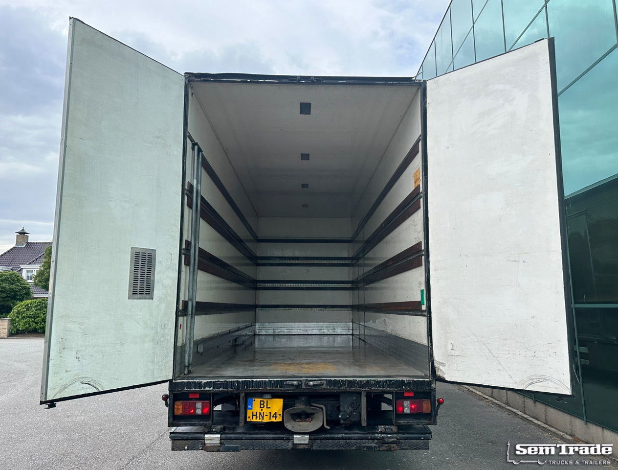 Camión caja cerrada MAN LE 220C Euro 3 Isolated BOX + BOX Heater 740 x 240 x 295 CM Inside Holland Truck: foto 20 Camión caja cerrada MAN LE 220C Euro 3 Isolated BOX + BOX Heater 740 x 240 x 295 CM Inside Holland Truck: foto 20