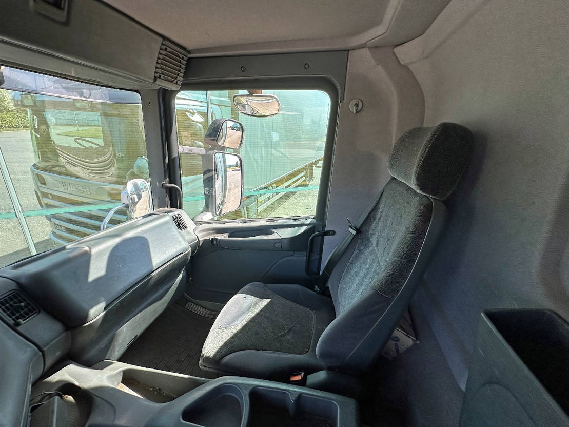 Camión caja cerrada Scania P114-340 Burgers Isolated BOX Tail Lift 850 x 250 x 270 CM Inside Holland: foto 8