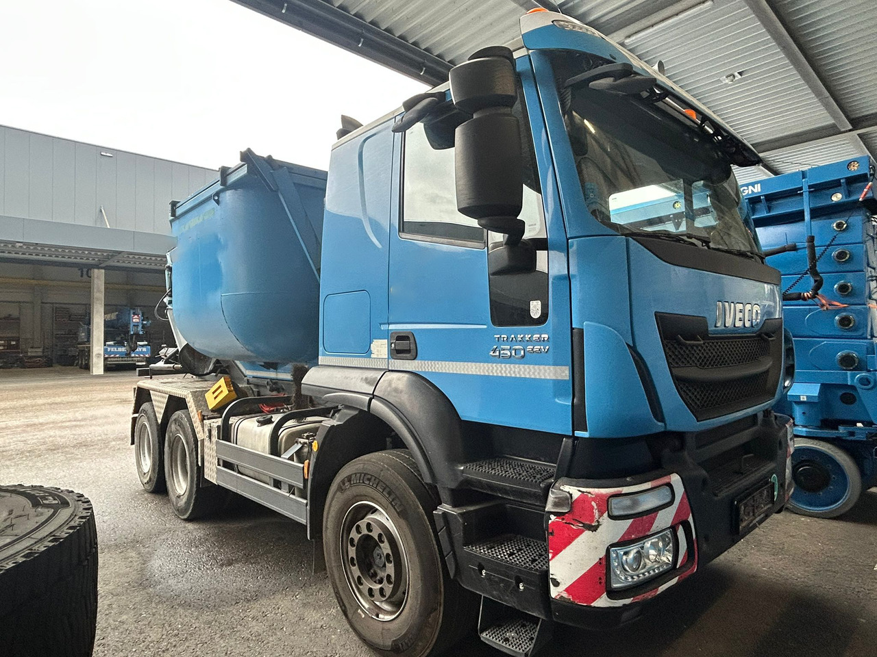 Iveco Trakker 450 - Dúmper: foto 1 Iveco Trakker 450 - Dúmper: foto 1