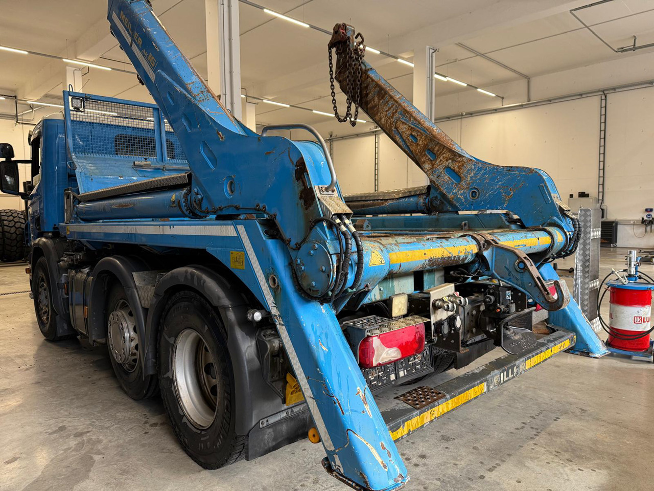 SCANIA P450 6x2 + AK16N TC - Camión portacontenedor de cadenas: foto 2 SCANIA P450 6x2 + AK16N TC - Camión portacontenedor de cadenas: foto 2