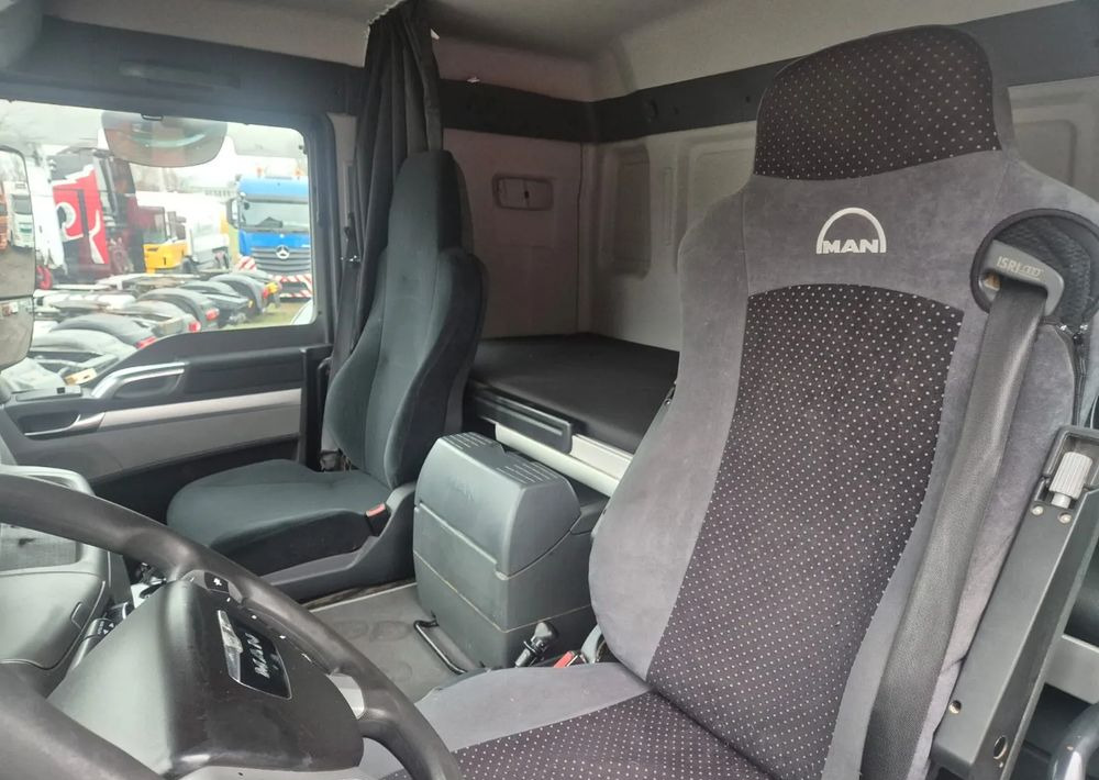 MAN TGS 18.400 Euro 6 Nauka jazdy - Cabeza tractora, Semirremolque lona: foto 4 MAN TGS 18.400 Euro 6 Nauka jazdy - Cabeza tractora, Semirremolque lona: foto 4