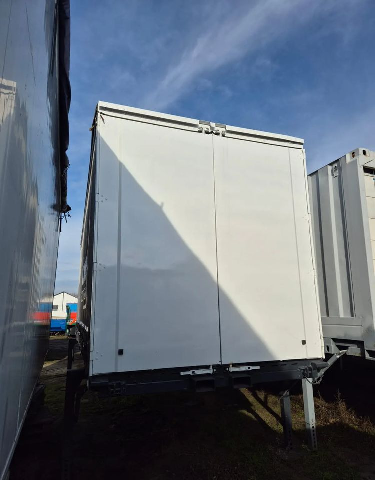 Krone - Toldo carrocería: foto 2 Krone - Toldo carrocería: foto 2