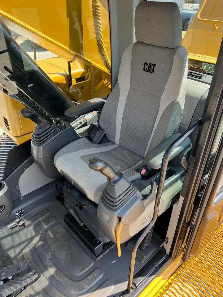 Manipulador de materiales CATERPILLAR 330D MH: foto 11