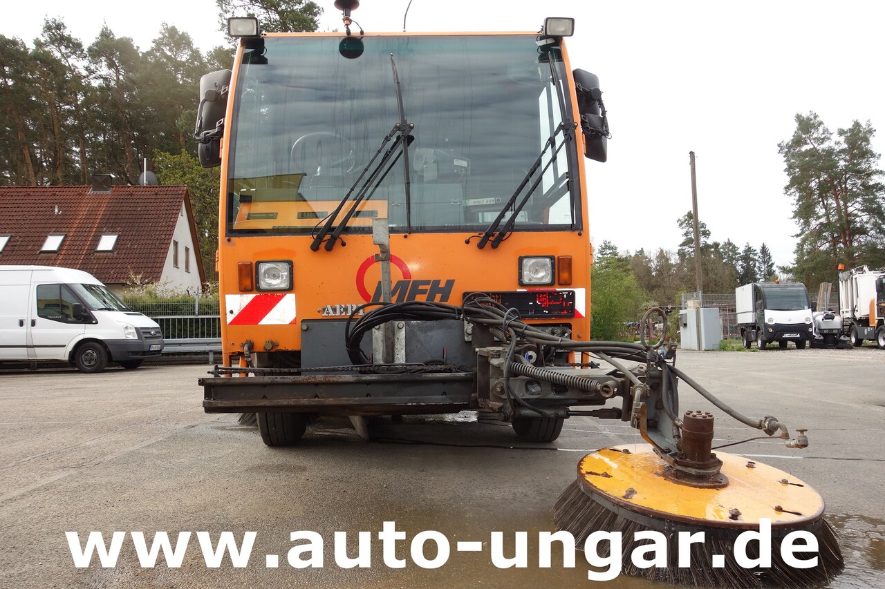Aebi Schmidt MFH 5000 Kehrmaschine 4-Rad Lenkung Wildkrautbesen - Barredora vial: foto 2 Aebi Schmidt MFH 5000 Kehrmaschine 4-Rad Lenkung Wildkrautbesen - Barredora vial: foto 2