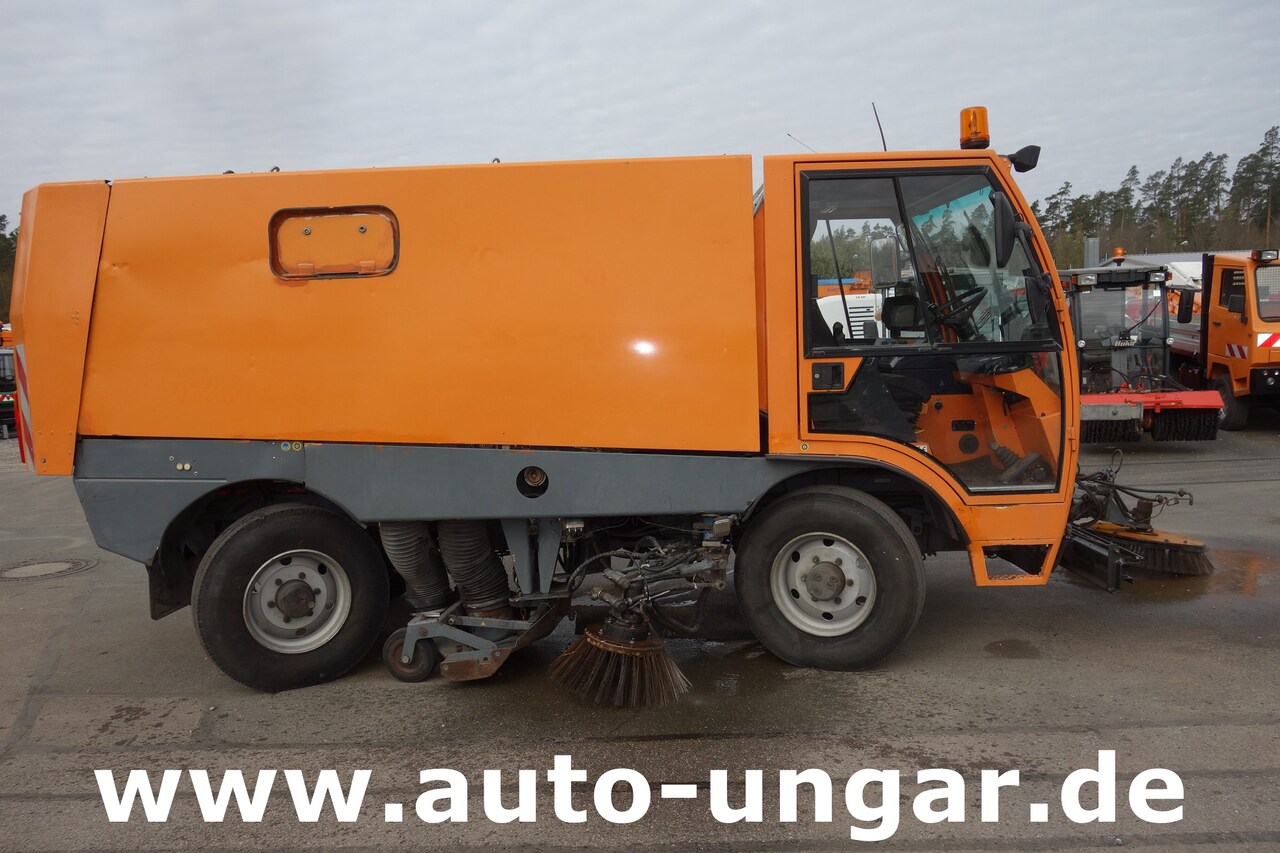Aebi Schmidt MFH 5000 Kehrmaschine 4-Rad Lenkung Wildkrautbesen - Barredora vial: foto 4 Aebi Schmidt MFH 5000 Kehrmaschine 4-Rad Lenkung Wildkrautbesen - Barredora vial: foto 4