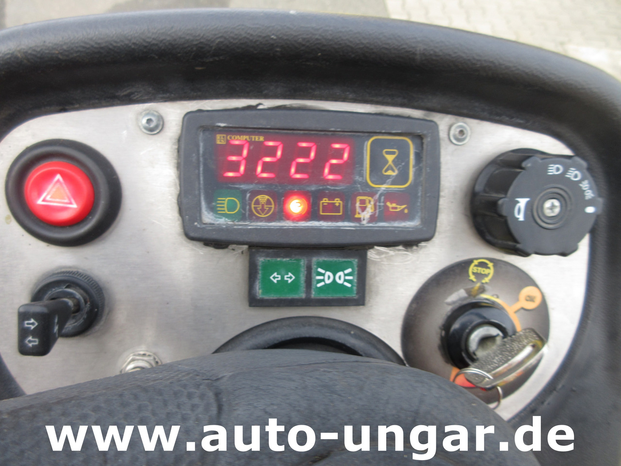 Maquinaria de henificación Ferrari PG280D Hochentleerung Hydrostat Kubota Diesel Parkmäher Mäher: foto 8