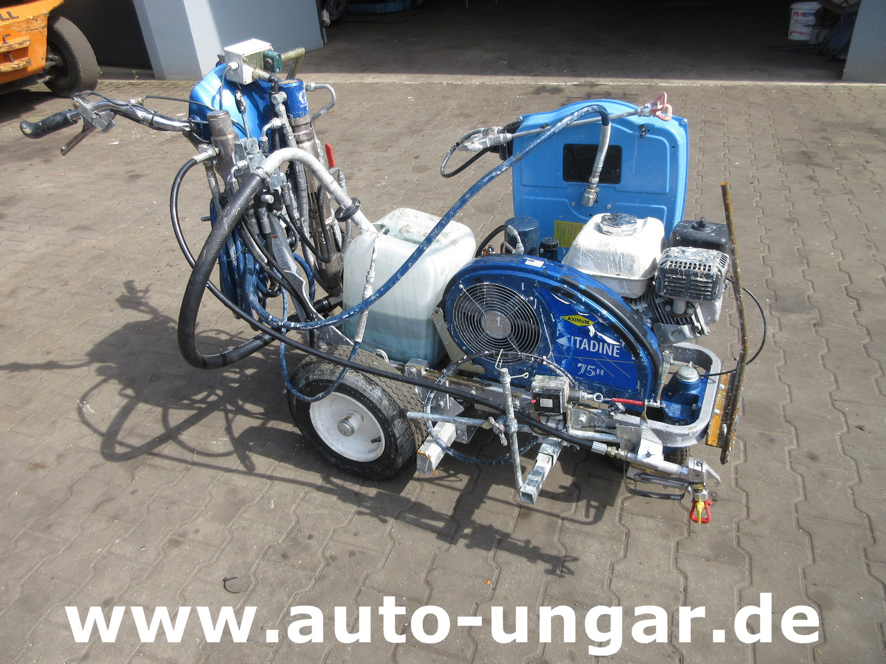 Graco 200 HS Aximum Citadine 75H Bj 13 Airless Roadmarking Striper Markiermaschine - Construcción de carreteras: foto 1 Graco 200 HS Aximum Citadine 75H Bj 13 Airless Roadmarking Striper Markiermaschine - Construcción de carreteras: foto 1