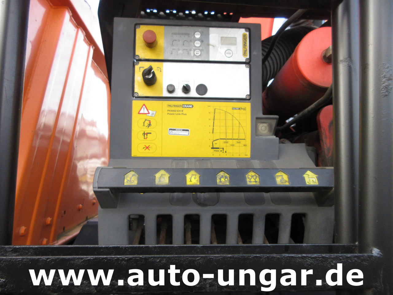 Iveco Trakker 360 Kipper Allrad 4x4 Kran Palfinger PK 9002 Kommunalhydraulik Winterdienst Euro 5 - Camión volquete, Camión grúa: foto 3 Iveco Trakker 360 Kipper Allrad 4x4 Kran Palfinger PK 9002 Kommunalhydraulik Winterdienst Euro 5 - Camión volquete, Camión grúa: foto 3