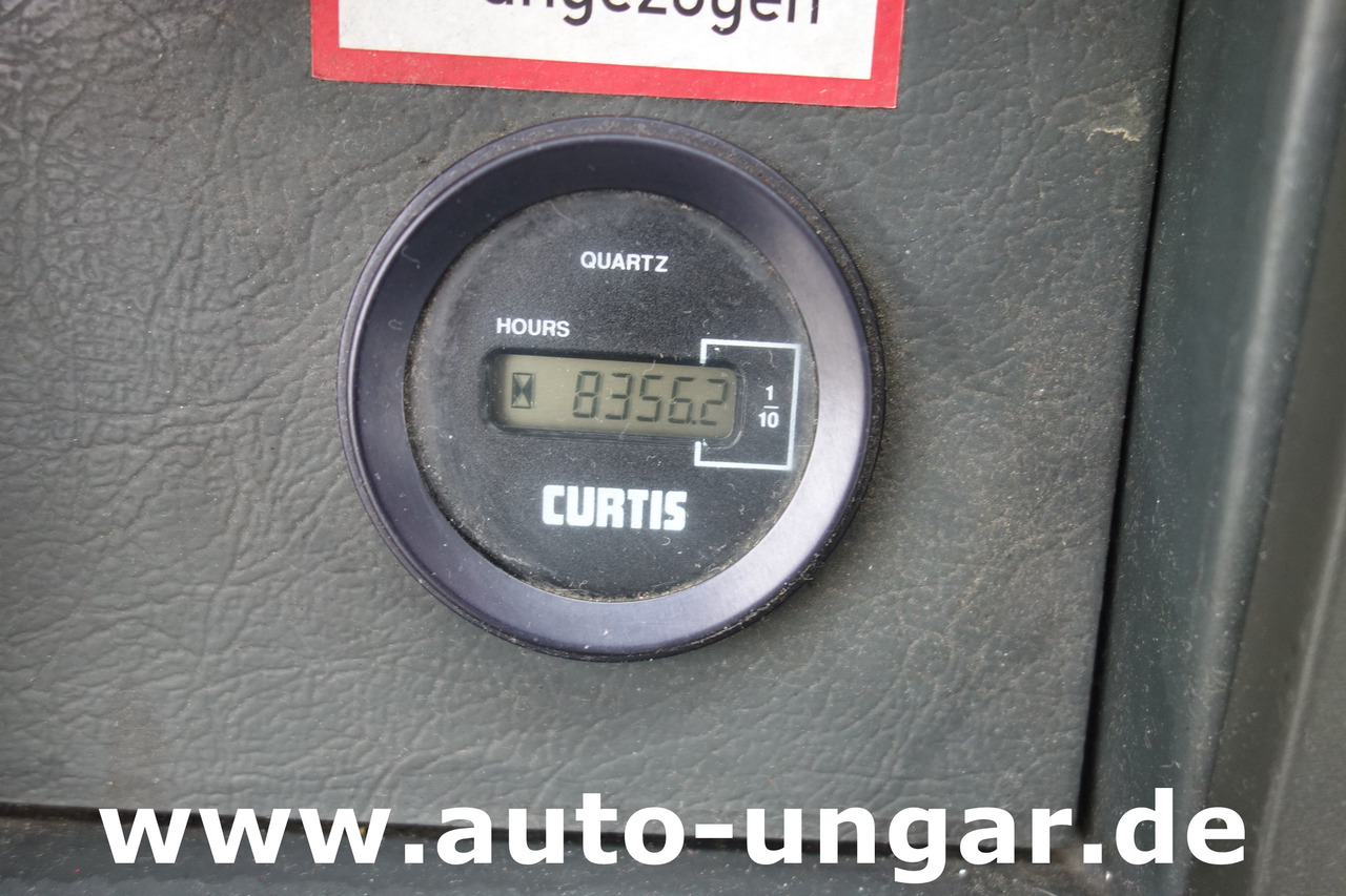 Remolcador de aviones Multicar M26 Champion Flugzeugschlepper Doka GSE Airport Push Back Industrieschlepper: foto 14 Remolcador de aviones Multicar M26 Champion Flugzeugschlepper Doka GSE Airport Push Back Industrieschlepper: foto 14