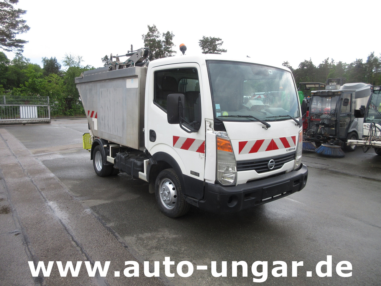 NISSAN Cabstar Faun City - Provence Benne Müllwagen Lifter Presse Kipper 3.500kg - Camión de basura: foto 1 NISSAN Cabstar Faun City - Provence Benne Müllwagen Lifter Presse Kipper 3.500kg - Camión de basura: foto 1