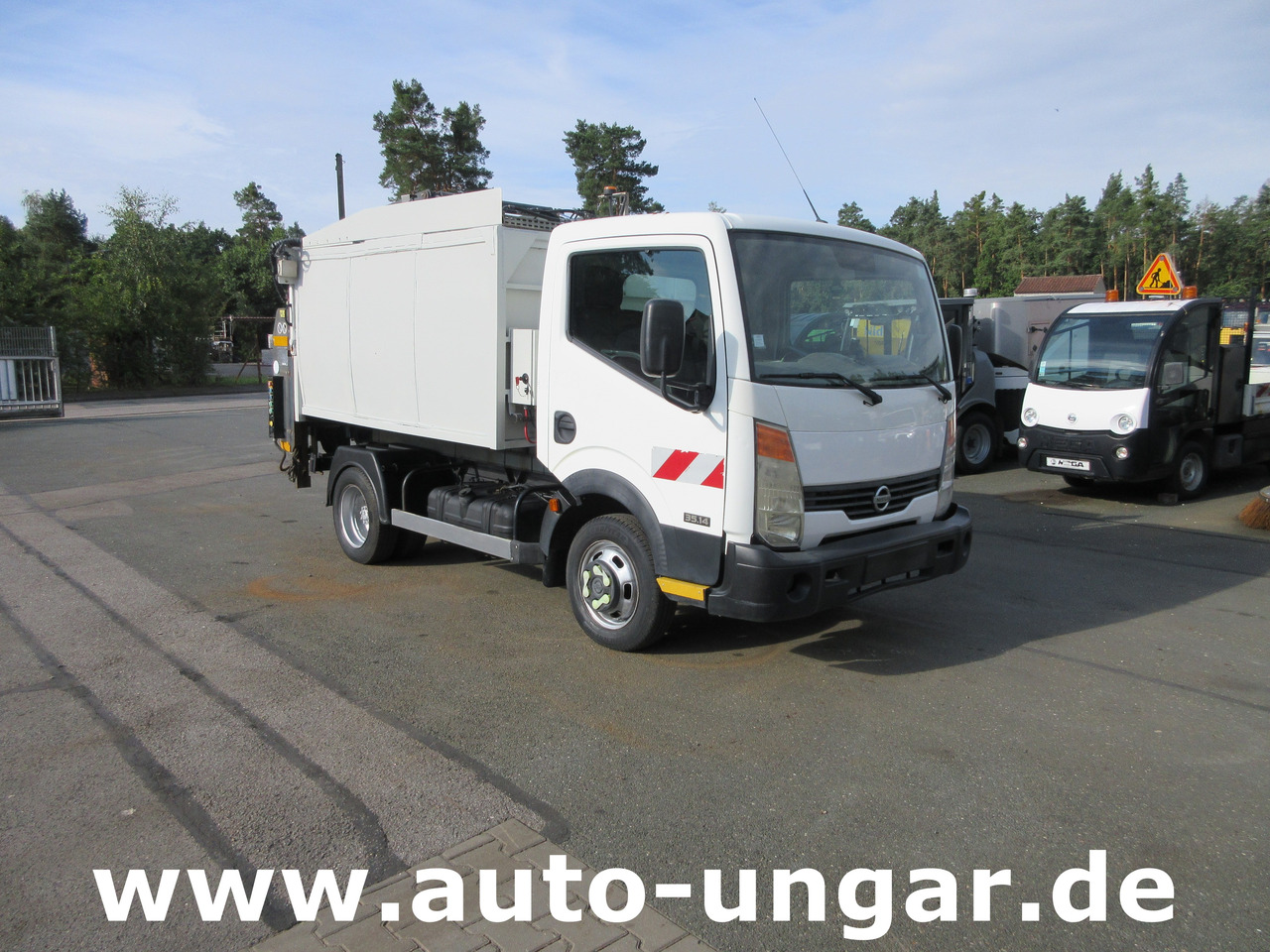 Nissan Cabstar 35.14 Mecagil Lebon Müllwagen BOM Garbage Truck 3.500kg - Camión de basura: foto 1 Nissan Cabstar 35.14 Mecagil Lebon Müllwagen BOM Garbage Truck 3.500kg - Camión de basura: foto 1